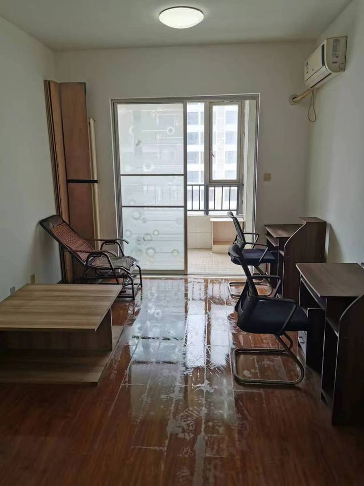 怡海星城法拍房二期107棟、111棟1025房（雙學(xué)區(qū)）