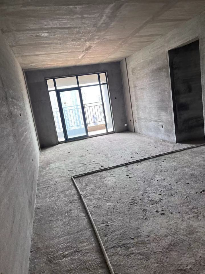 金湘苑小區(qū)法拍房4#商業(yè)、24#棟住宅2202號(hào)