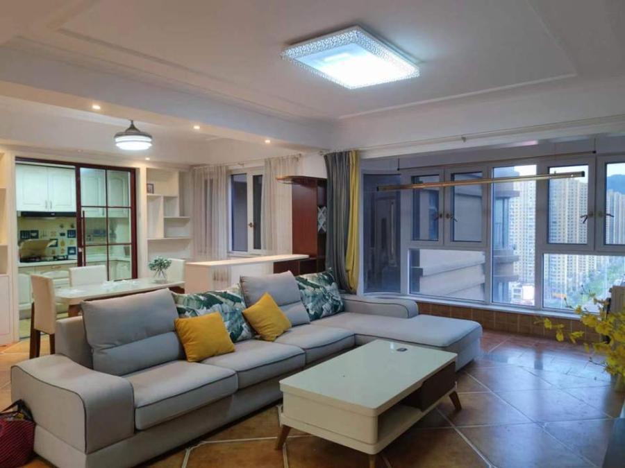 潤(rùn)和星城潤(rùn)和長(zhǎng)郡法拍房17棟1905室及房屋內(nèi)現(xiàn)有的家具、家電