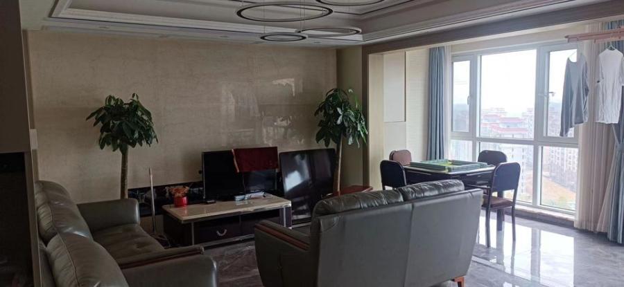 綠地香樹(shù)花城法拍房5#棟1503室