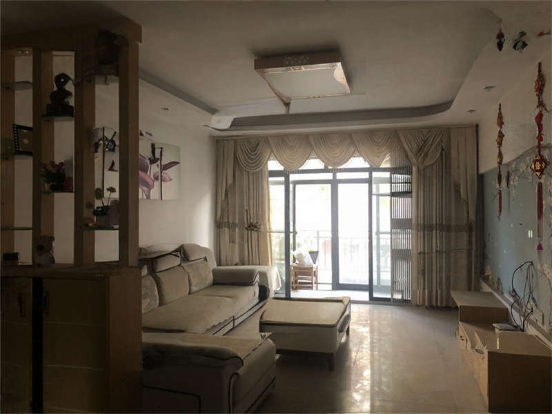 新地東方明珠法拍房4棟205號房及室內物品