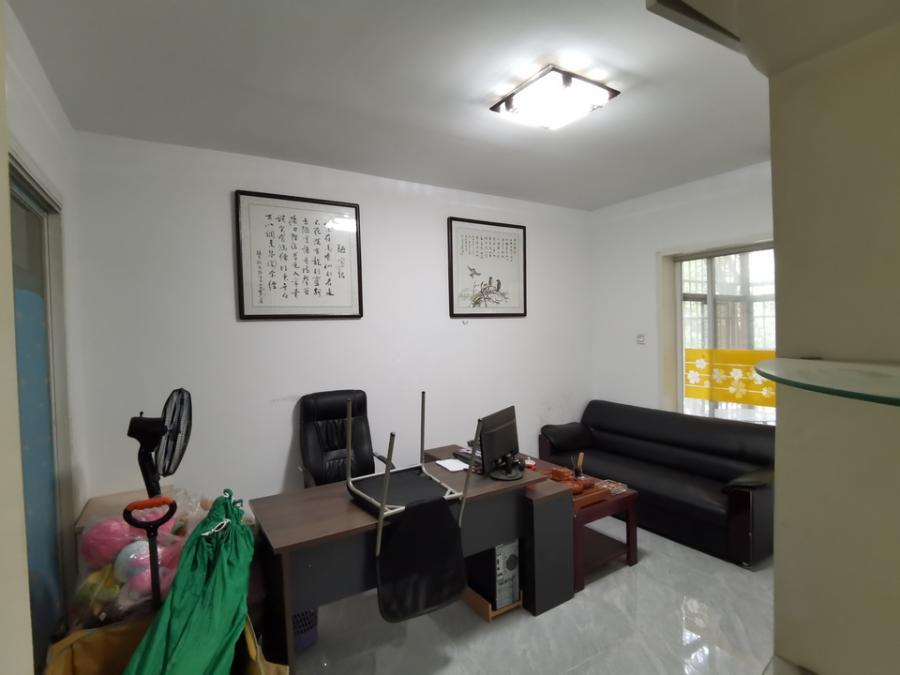 香海西岸法拍房B01、02、03棟208房