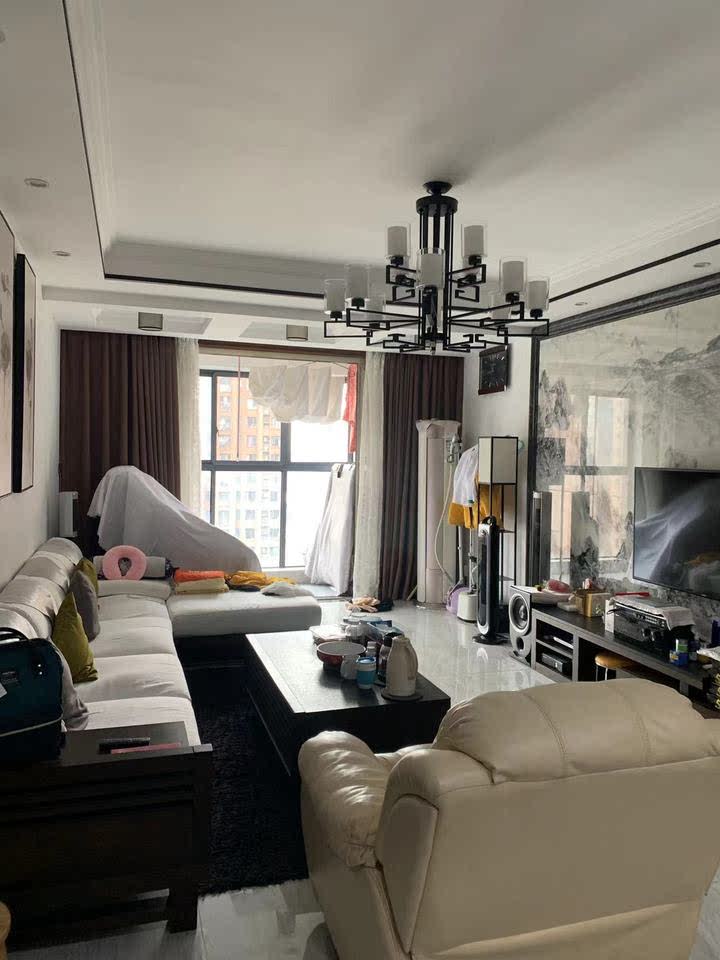 三一街區(qū)法拍房二期10、11棟2102號(hào)