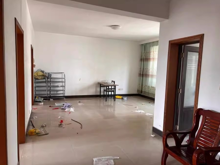 金桂小區(qū)法拍房40棟6門三、四層房屋