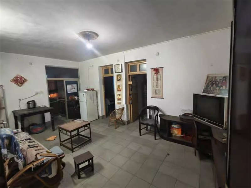 東進(jìn)小區(qū)（高橋鎮(zhèn)五一村）法拍房第002棟508號