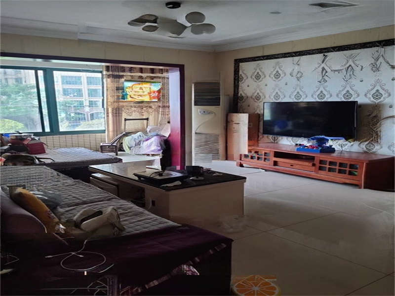 富基世紀(jì)公園法拍房10-11棟404號(hào)