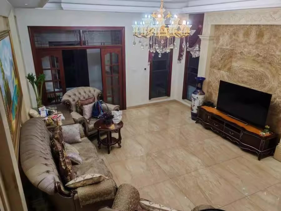 （精裝別墅 雙學位）深業(yè)堤亞納灣（沙河城）法拍房9-9棟101房