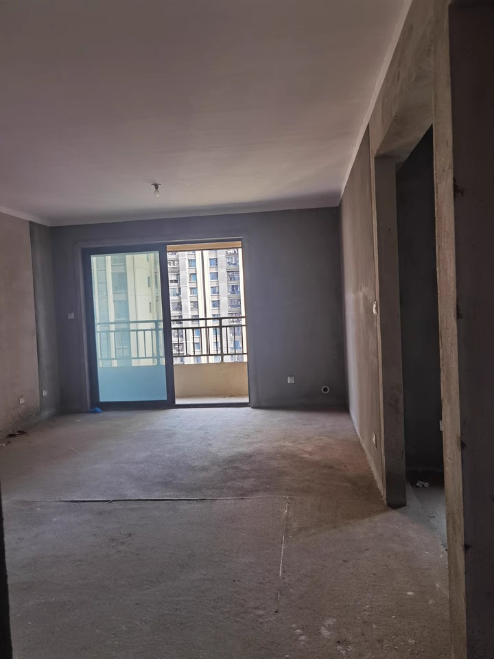 （濱江金融中心 四房）協(xié)信星瀾匯法拍房6棟2604號(hào)房及C區(qū)014號(hào)車(chē)位