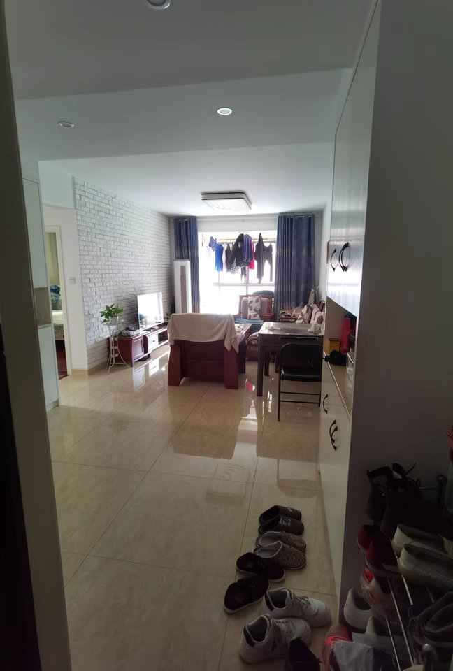 （雙學(xué)區(qū)）乾源國際廣場法拍房12棟1613室