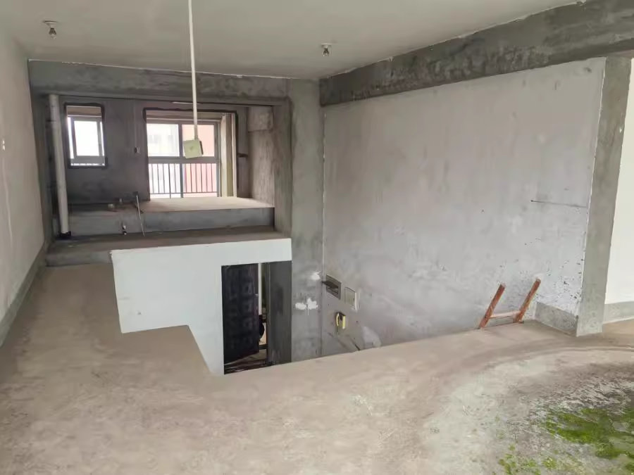 華菱藍(lán)調(diào)國(guó)際法拍房1號(hào)棟1008號(hào)房