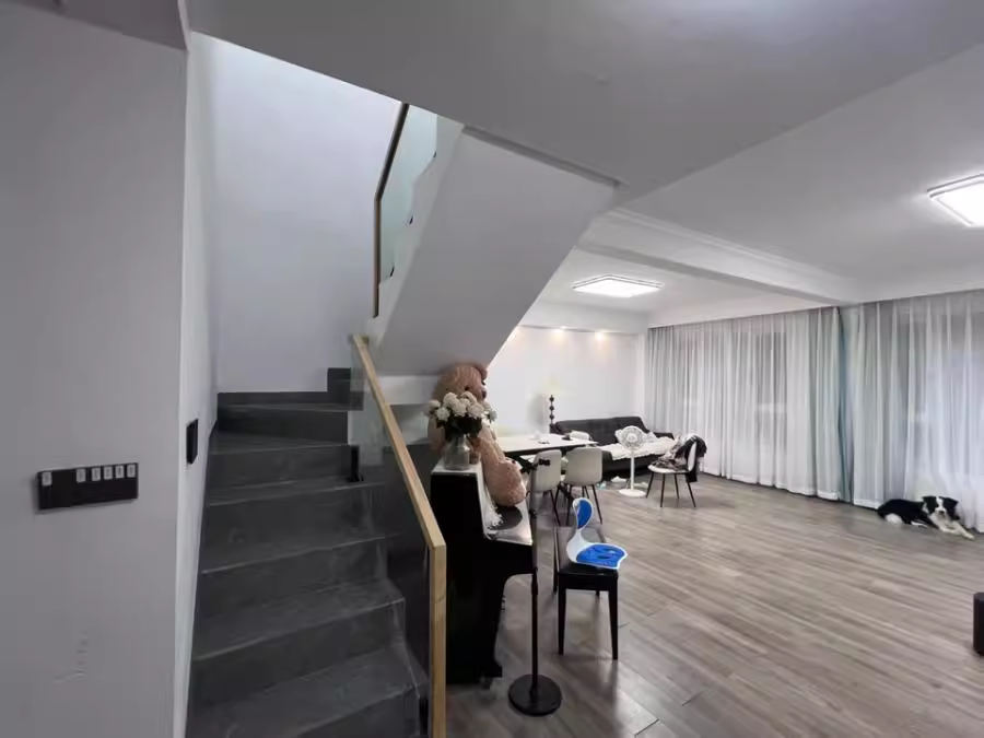 （7.5折 雙學(xué)位）建發(fā)央著法拍房6棟101房